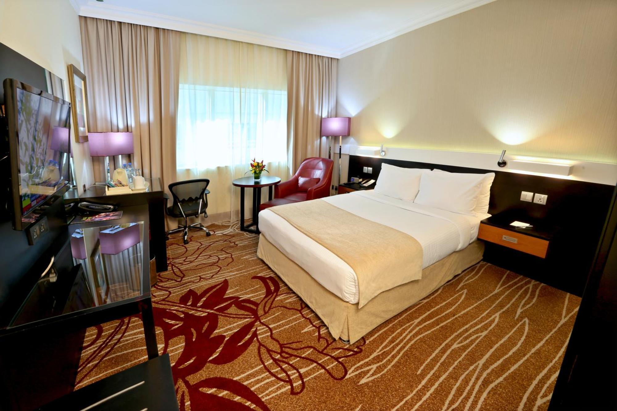 Executive Queen Room F&B