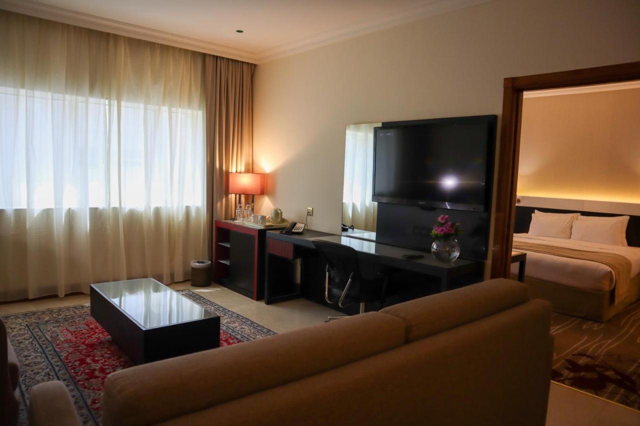 Executive Suite Room F&B &