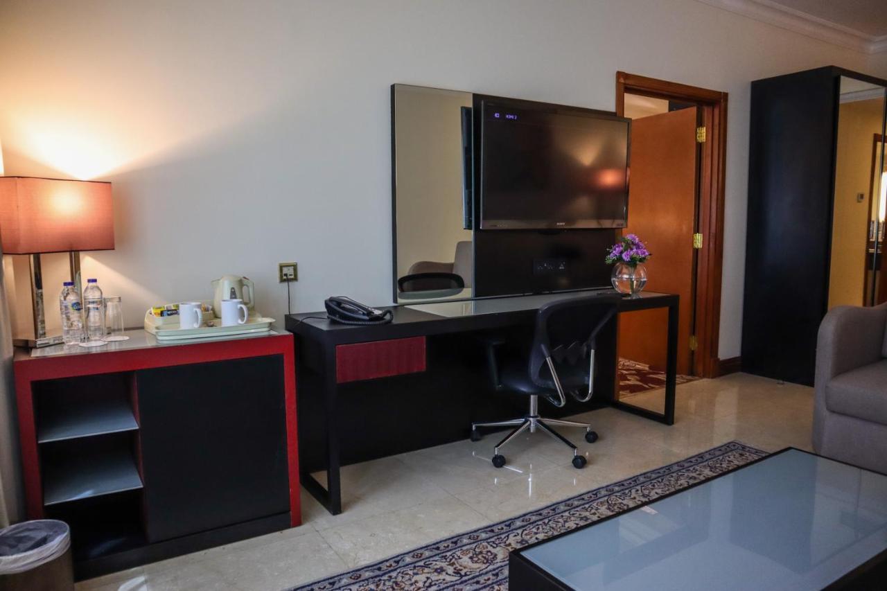 Executive Suite Room F&B &
