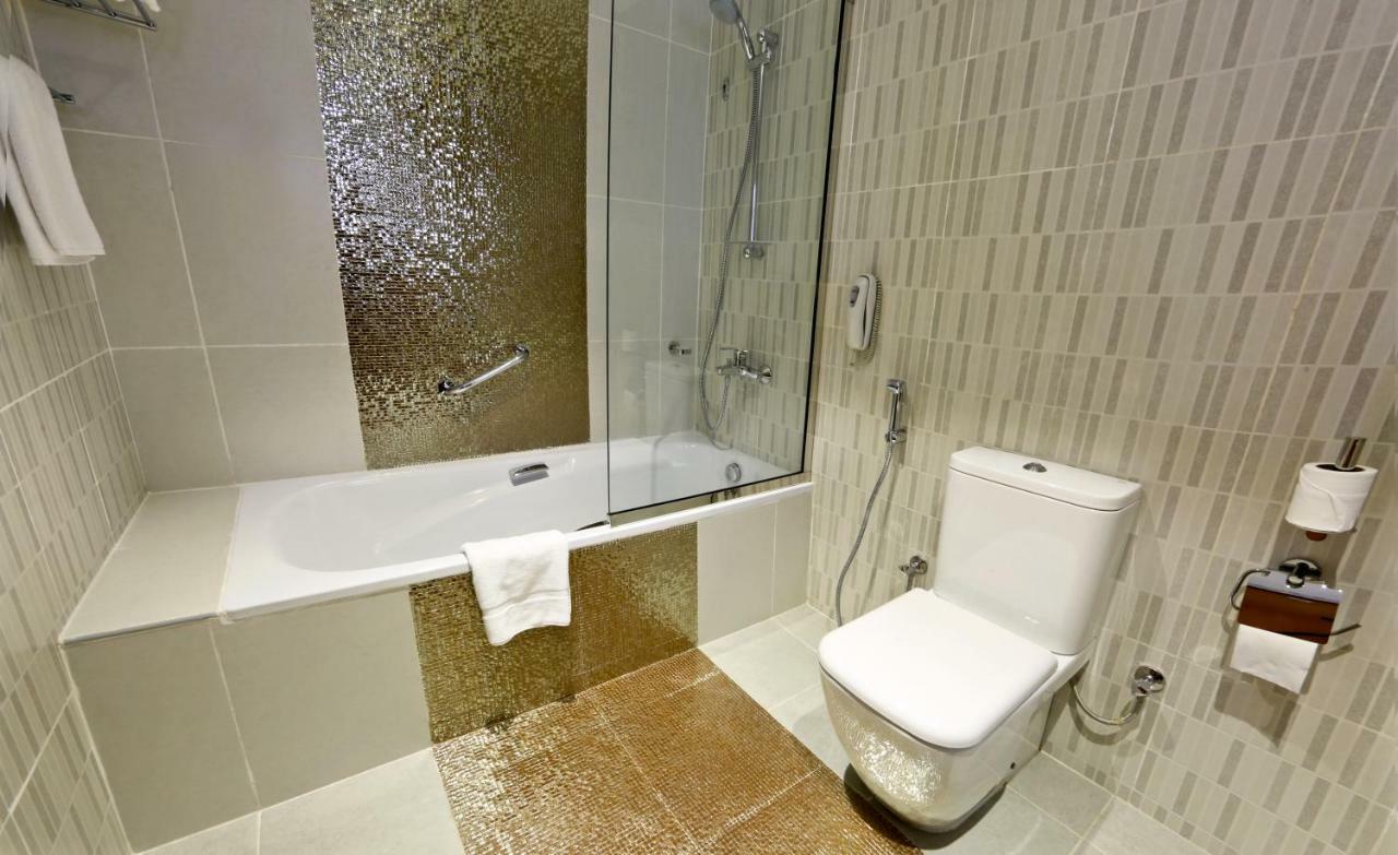 Executive Queen Room F&B